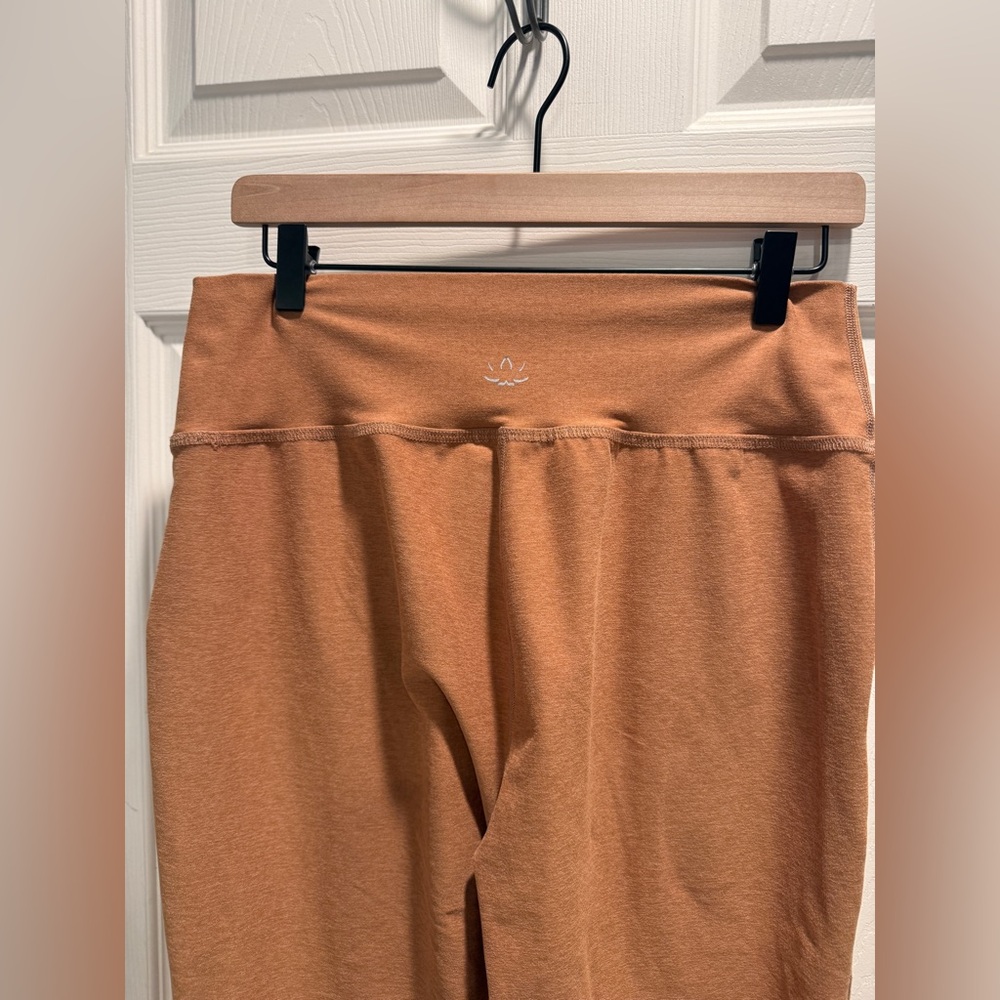 Beyond Yoga Joggers Size Large L Cozy Lounge Sweatpants Brown High Rise - Picture 5 of 7